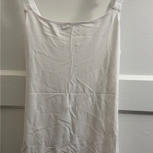 ⭐️Maidenform White Tank Top